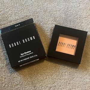 Bobbi Brown soft powder matte eye shadow.